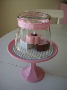 DIY Cupcake Stand1 DIY Cupcake Stand1